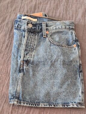 Levi's Icon Denim Skirt